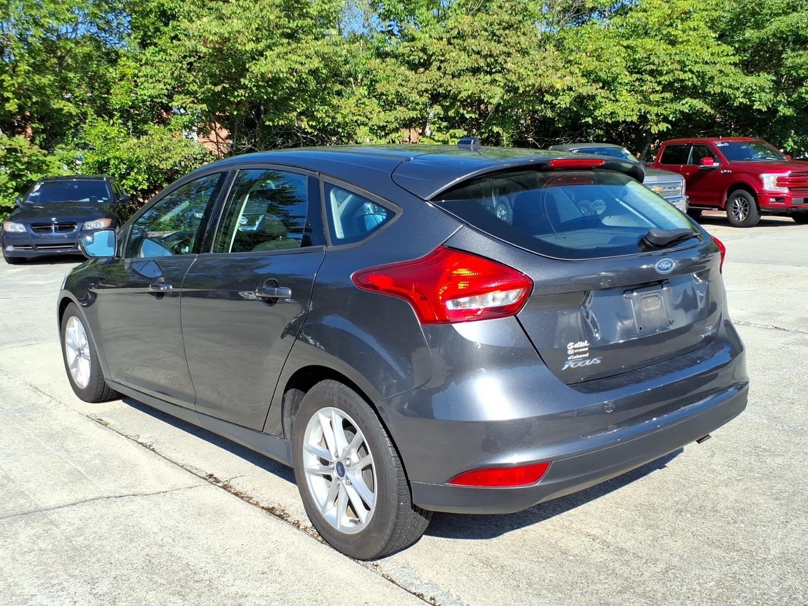 Used 2016 Magnetic Ford SE image 4