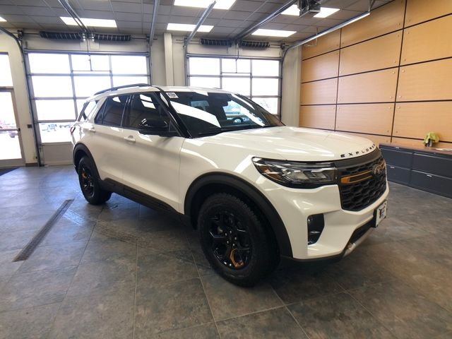 New 2026 Star White Metallic Tri-Coat Ford Tremor® image 1