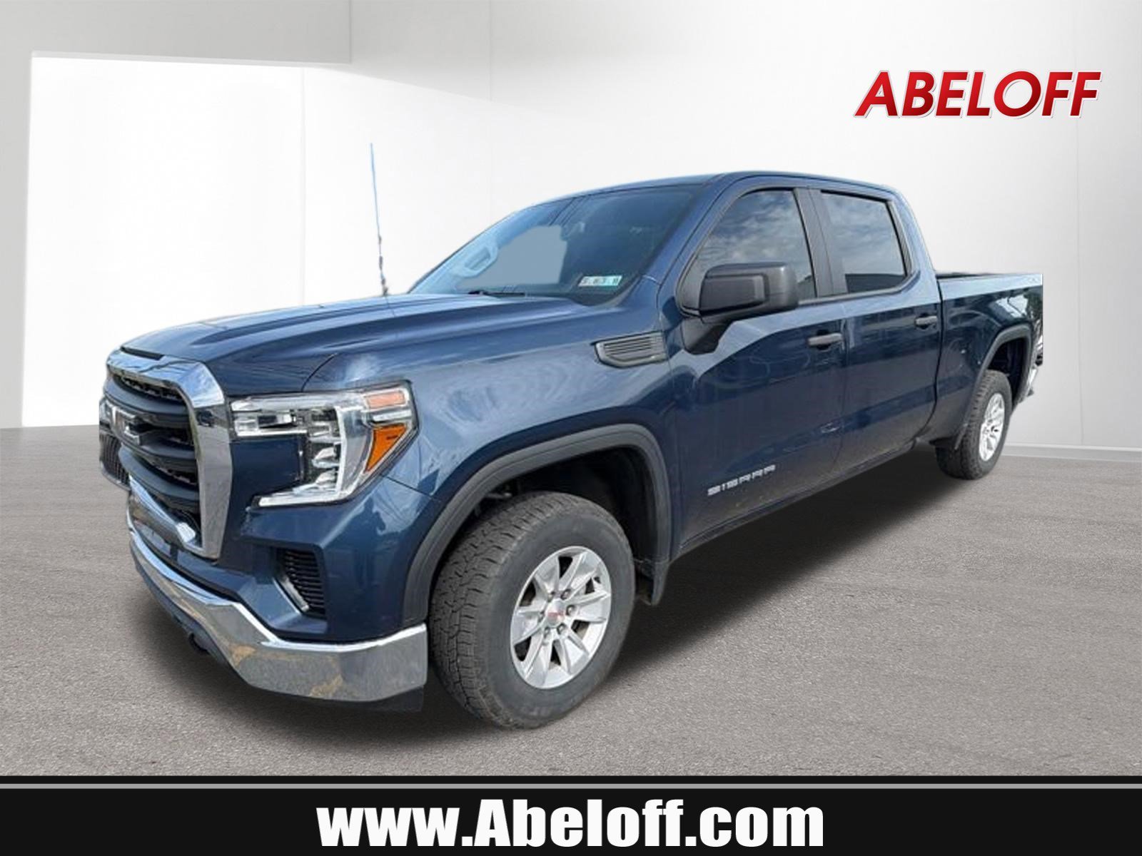 Used 2021 Pacific Blue Metallic GMC Base image 1