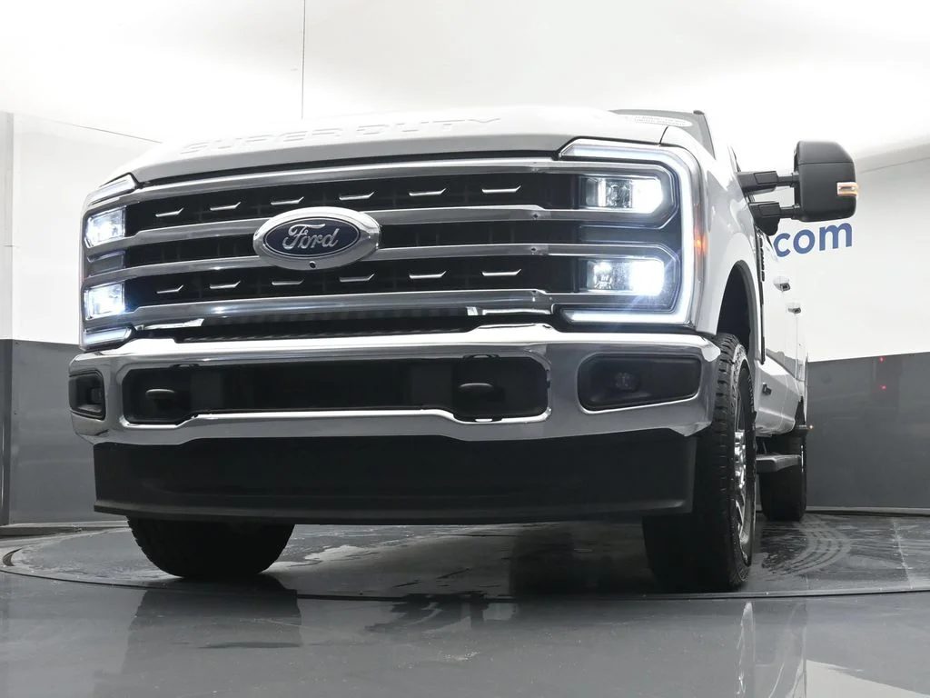 Used 2026 White Ford Lariat image 7