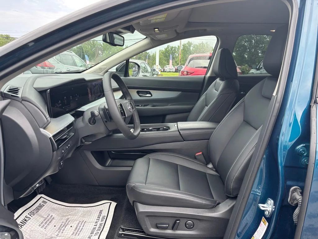 Used 2025 Blue Nissan SL image 22
