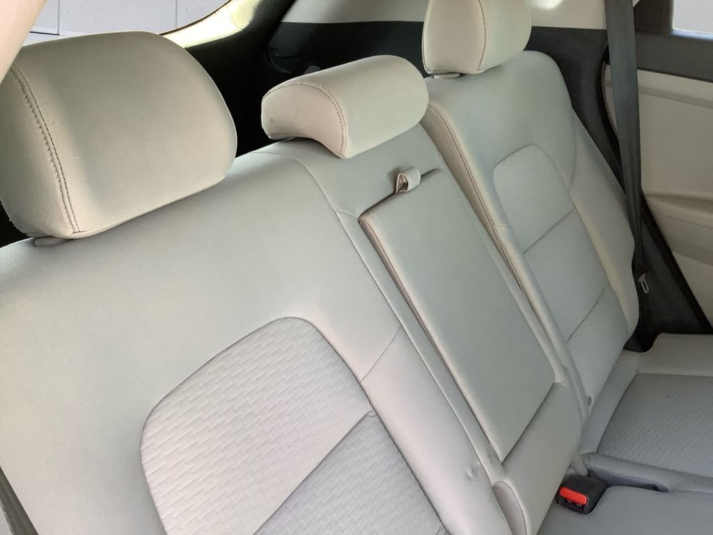 Used 2020 White Hyundai SE image 16