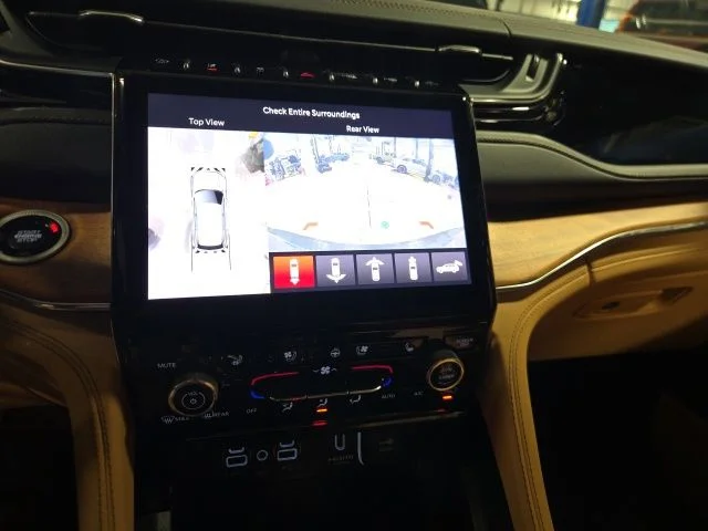 Used 2024 Gray Jeep Summit image 16