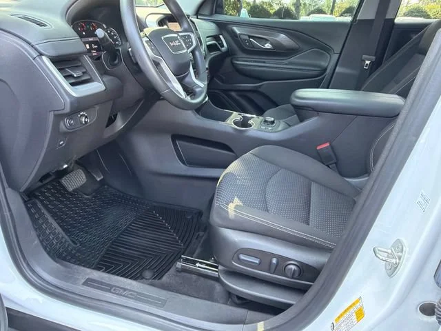 Used 2023 Summit White GMC SLE image 9