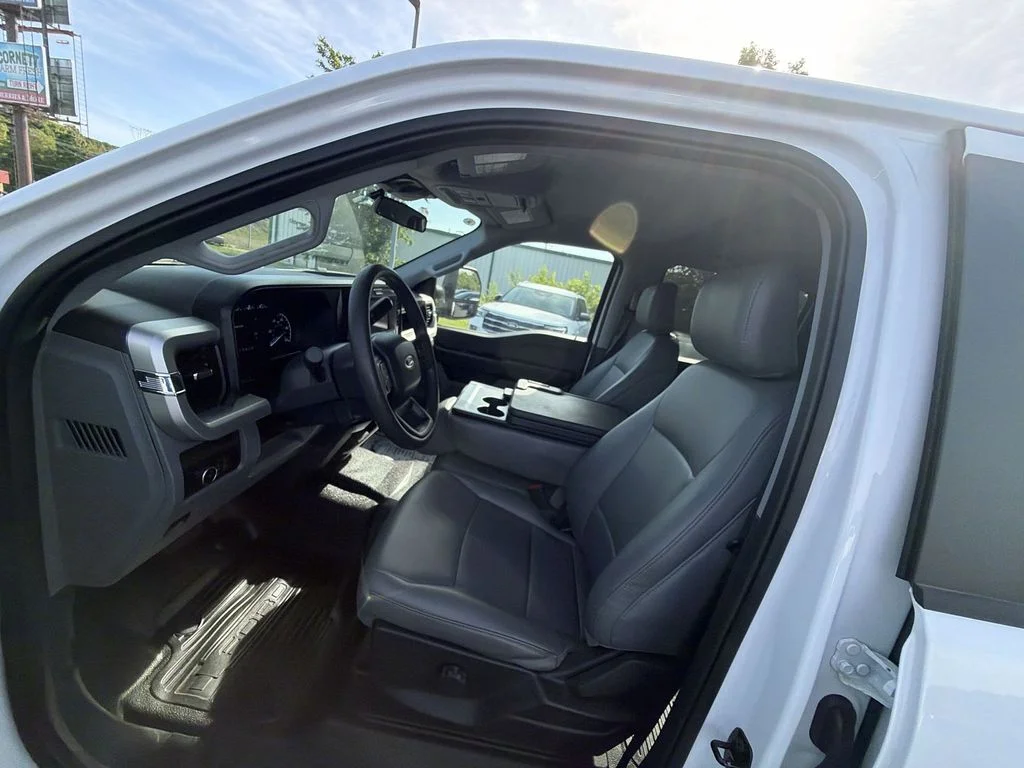 Used 2025 White Ford XL image 10