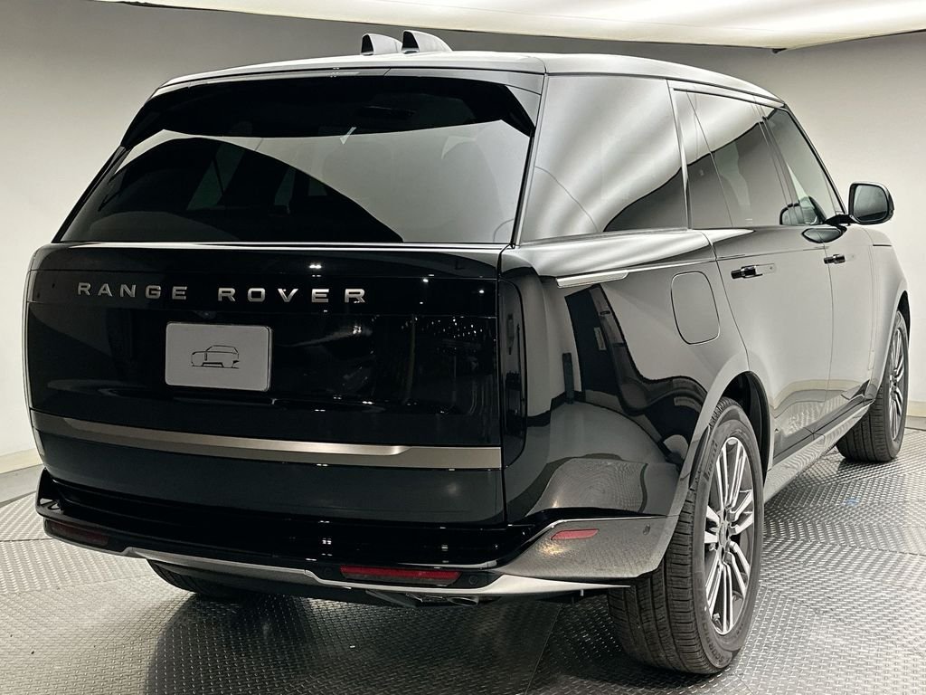 New 2026 Santorini Black LAND ROVER SE LWB 7-Seats / V8 image 3