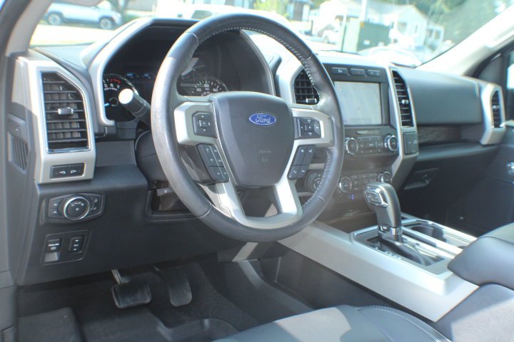 Used 2020 OXFORD WHITE Ford LARIAT image 8