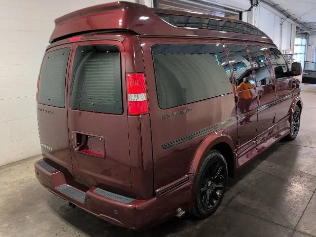 Used 2021 SPECIAL EXTERIOR COLOR Chevrolet LS image 3