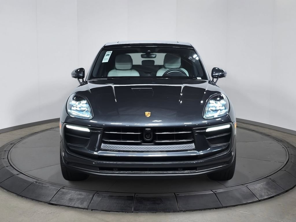 2026 Porsche Macan T - Photo 10
