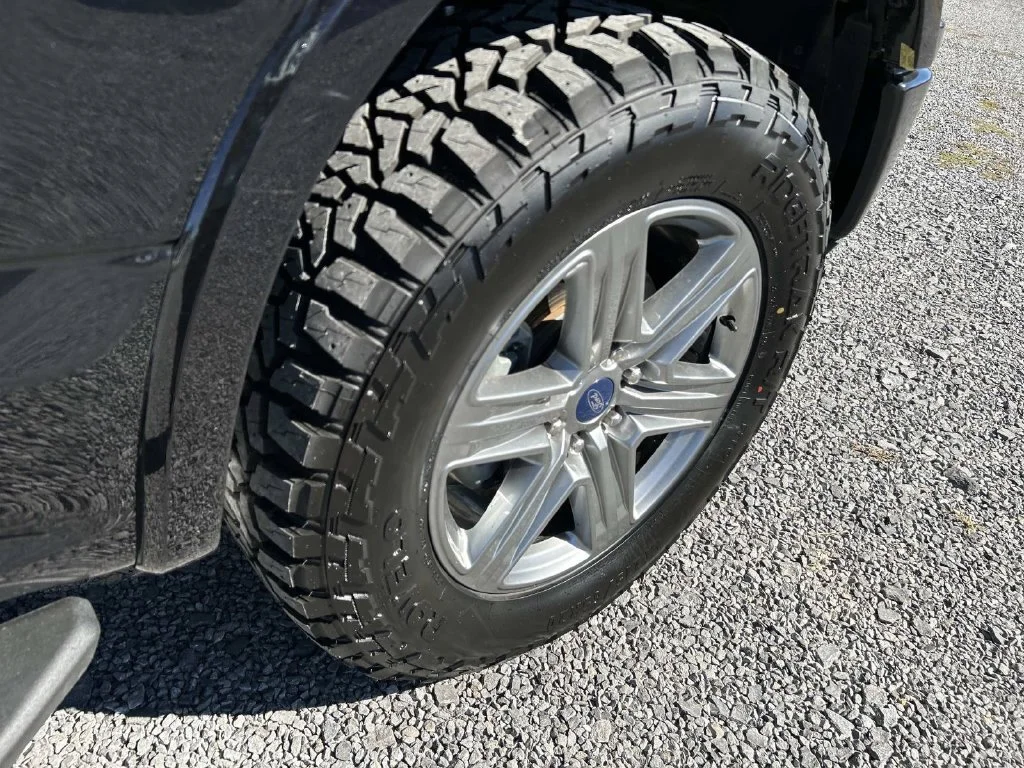 Used 2019 Black Ford XLT image 33