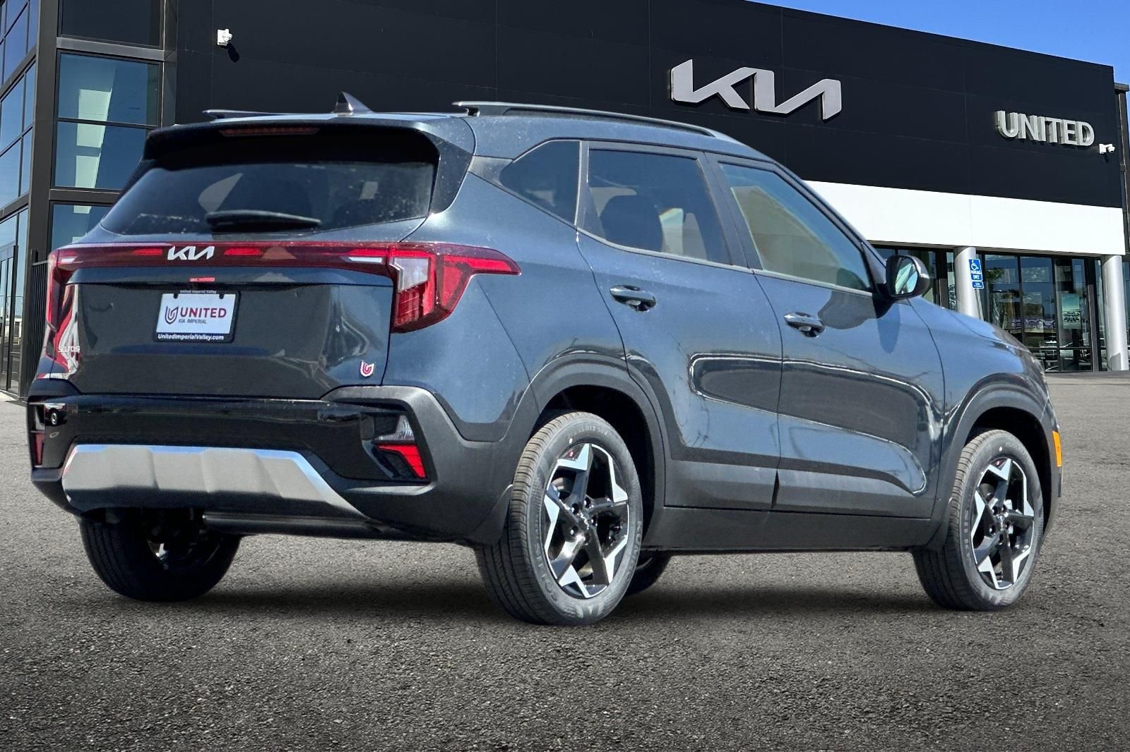 New 2026 Gray Kia S image 4