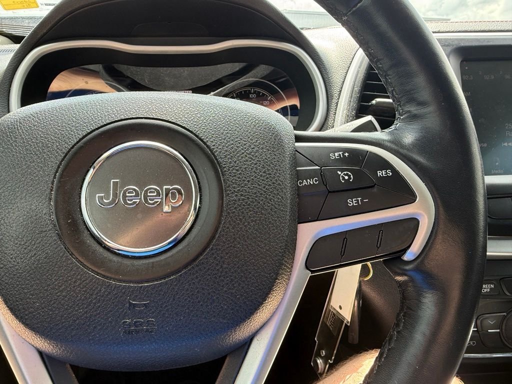 Used 2016 Orange Jeep Trailhawk image 11