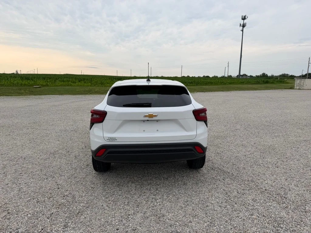 Used 2026 White Chevrolet LS image 4