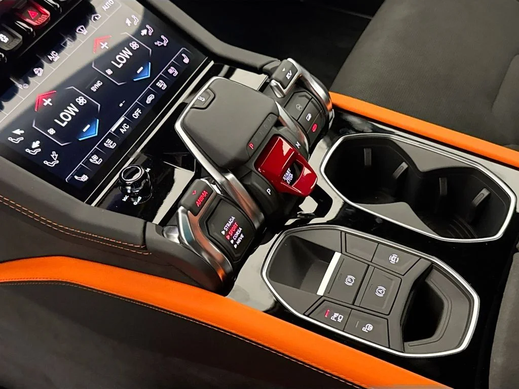 New 2026  Lamborghini SE image 17