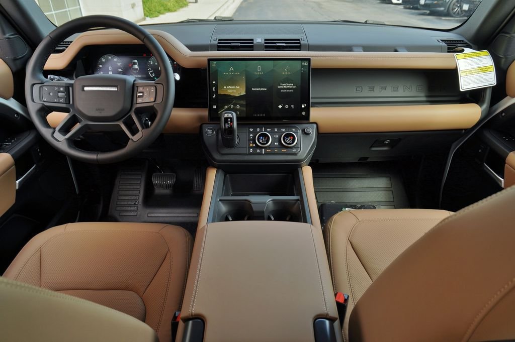 New 2026 Fuji White Land Rover X-Dynamic SE image 8