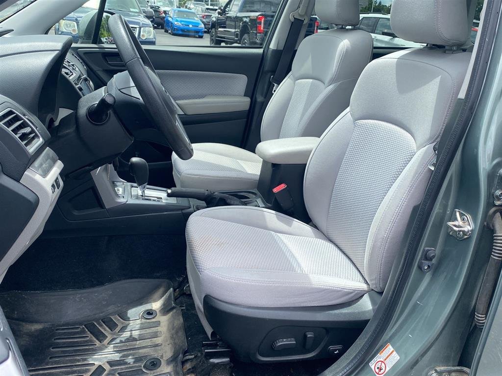 Used 2018 Jasmine Green Metallic Subaru Premium image 2