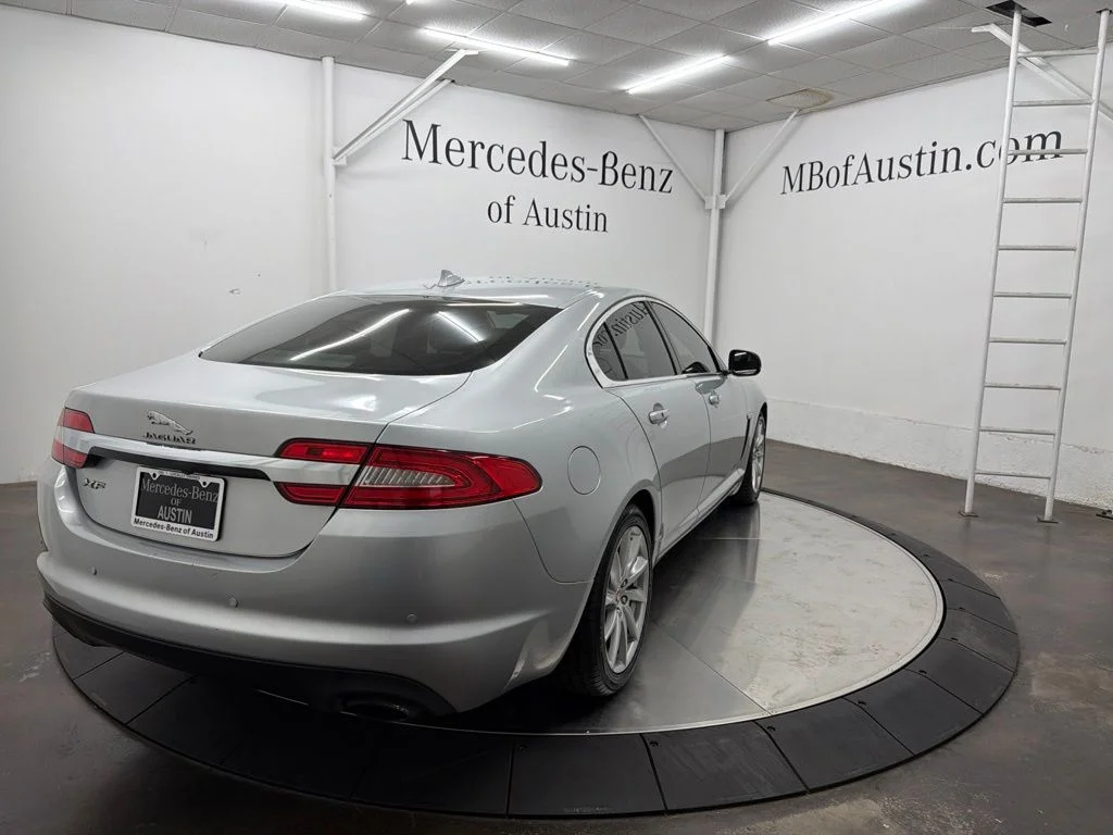 Used 2015  Jaguar 2.0T Premium image 7
