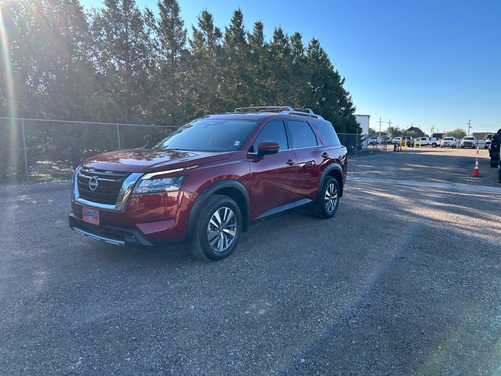 2025 Nissan Pathfinder SL