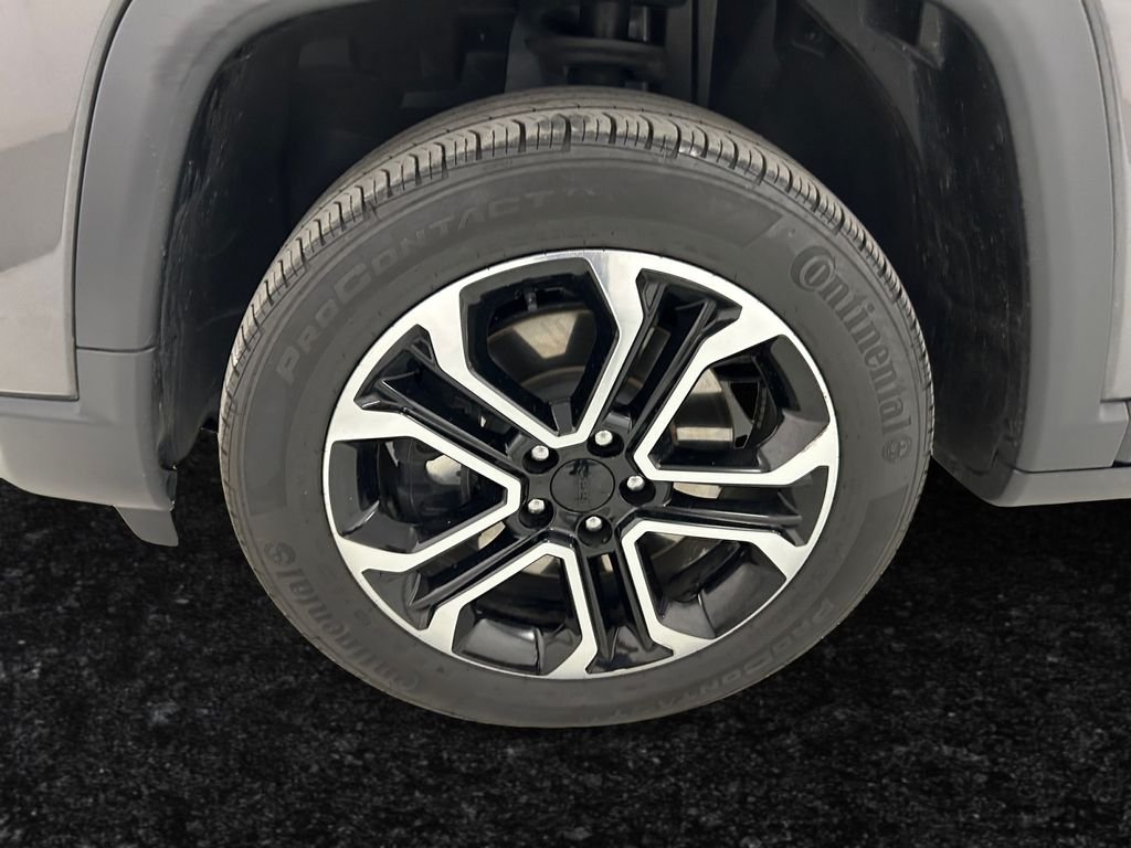 Used 2023 Gray Jeep Limited image 27