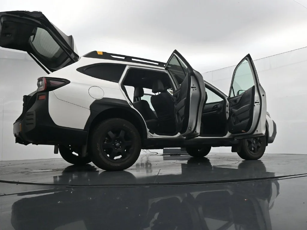 Used 2024 White Subaru Wilderness image 28