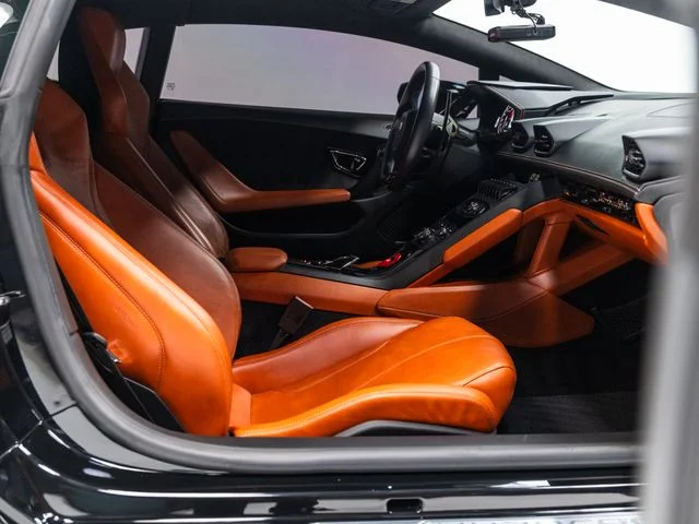 Used 2018 Black Lamborghini  image 31