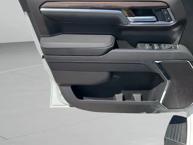 New 2026 Summit White Chevrolet LT image 15