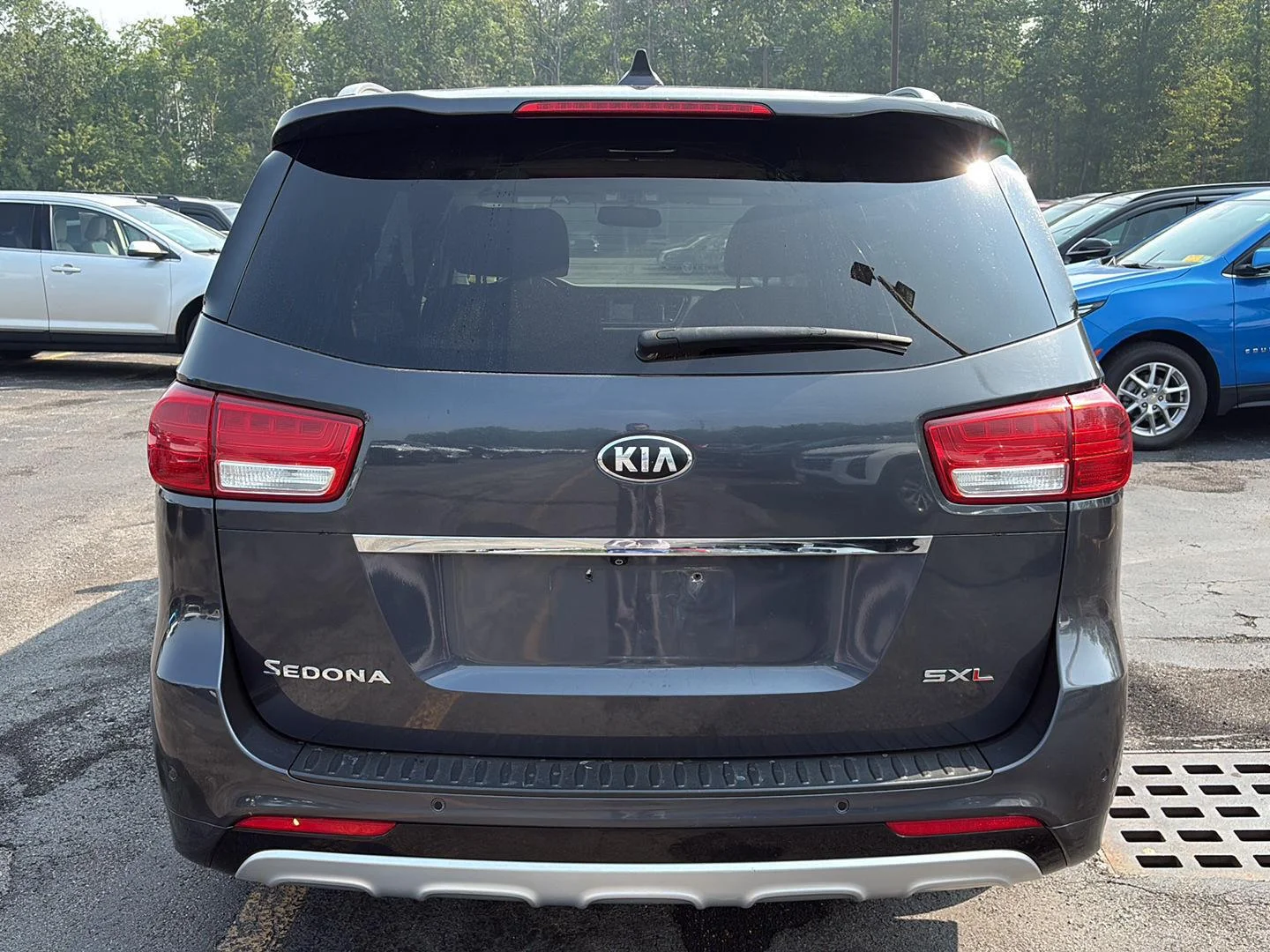 Used 2016 Platinum Graphite Kia Limited image 16