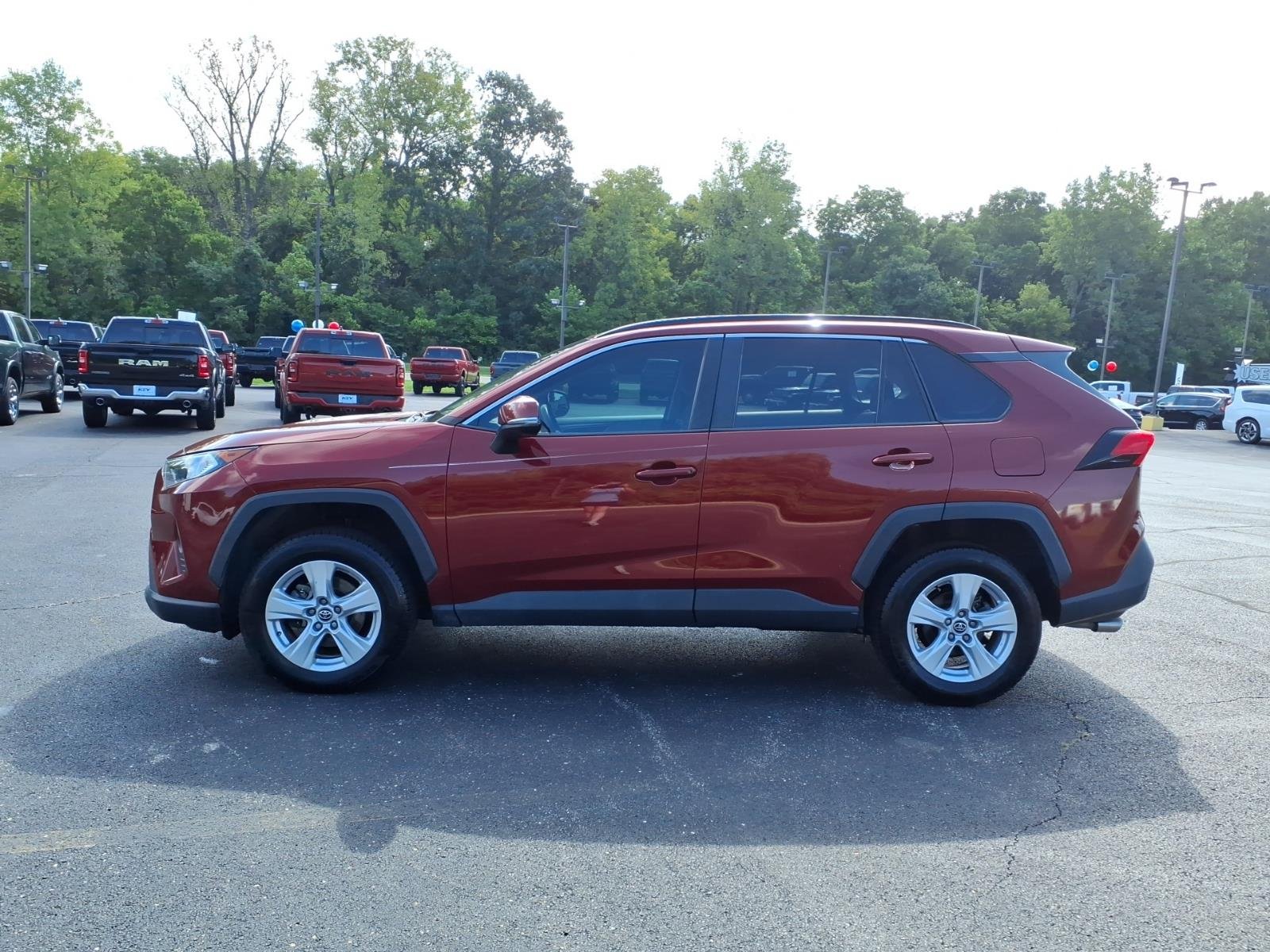 Used 2020 Super White Toyota XLE image 4