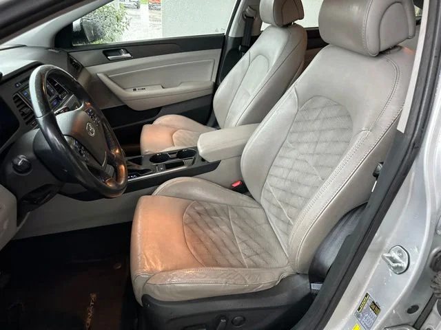 Used 2015 Silver Hyundai Sport image 11