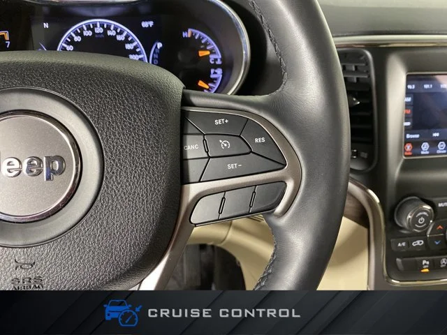 Used 2018 Silver Jeep Laredo E image 23