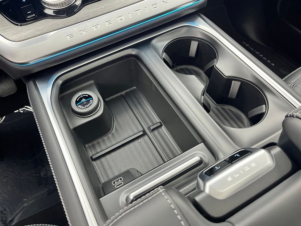 New 2026 Black Ford Platinum image 30
