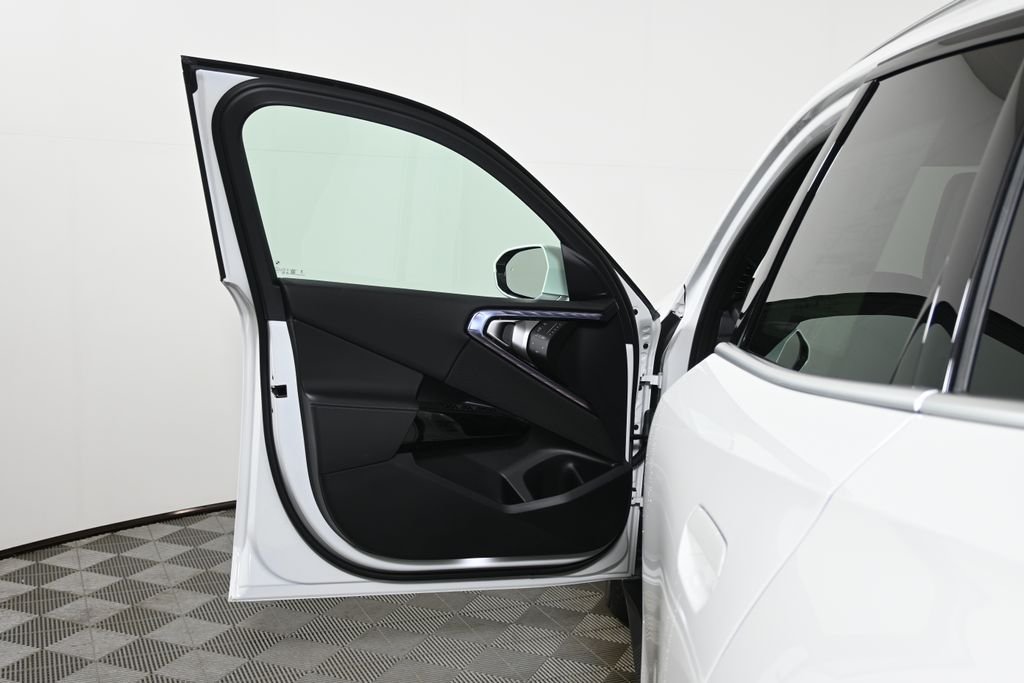 Used 2026 Alpine White BMW 30 xDrive image 28