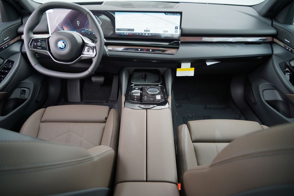 New 2027 Phytonic Blue Metallic BMW eDrive40 image 16