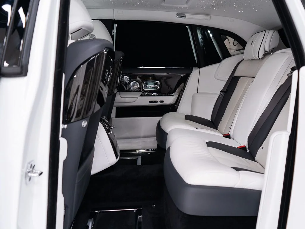 Certified Used 2023 Bespoke Crystal over Arctic White Rolls-Royce  image 26