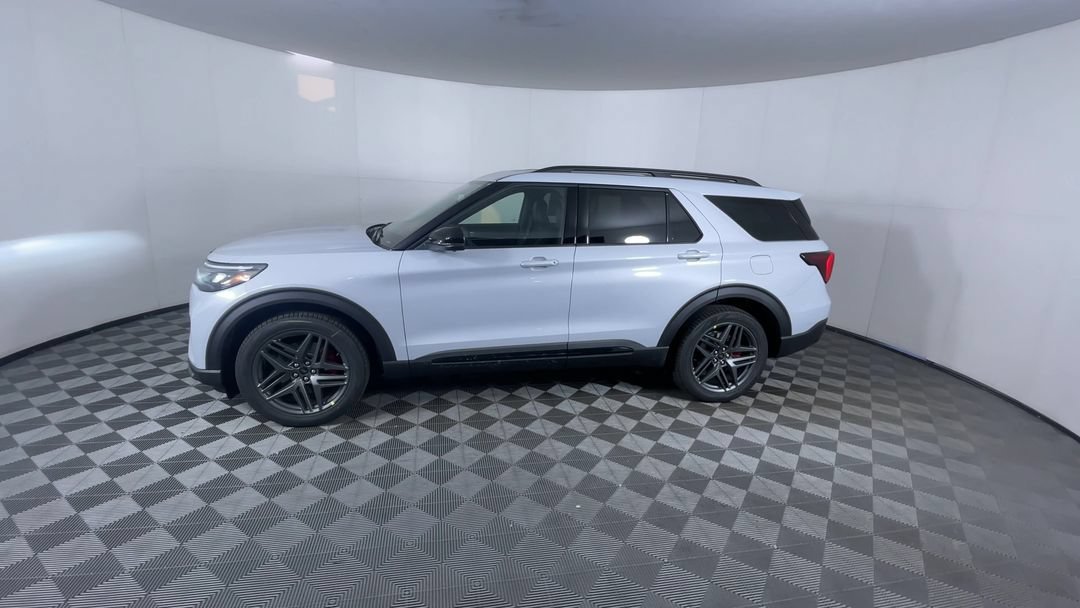 New 2026 Space White Metallic Ford ST image 4