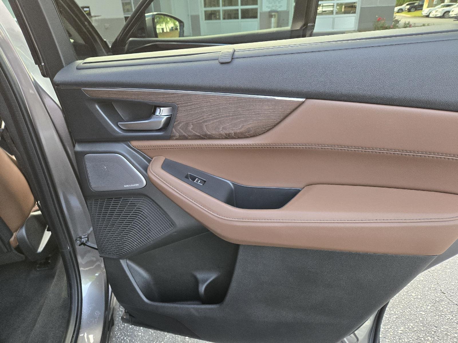 Used 2026 Liquid Carbon Metallic Acura SH-AWD w/Advance image 10