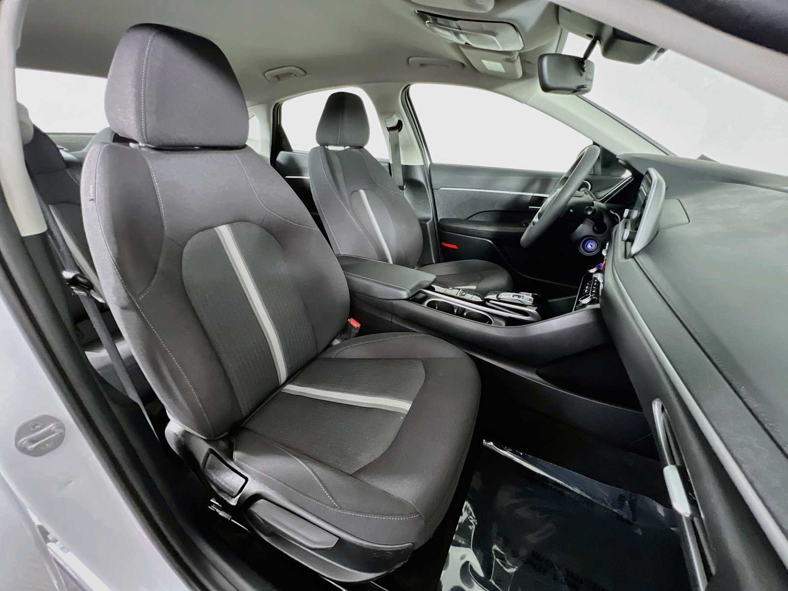 Used 2023 Serenity White Hyundai SE image 26