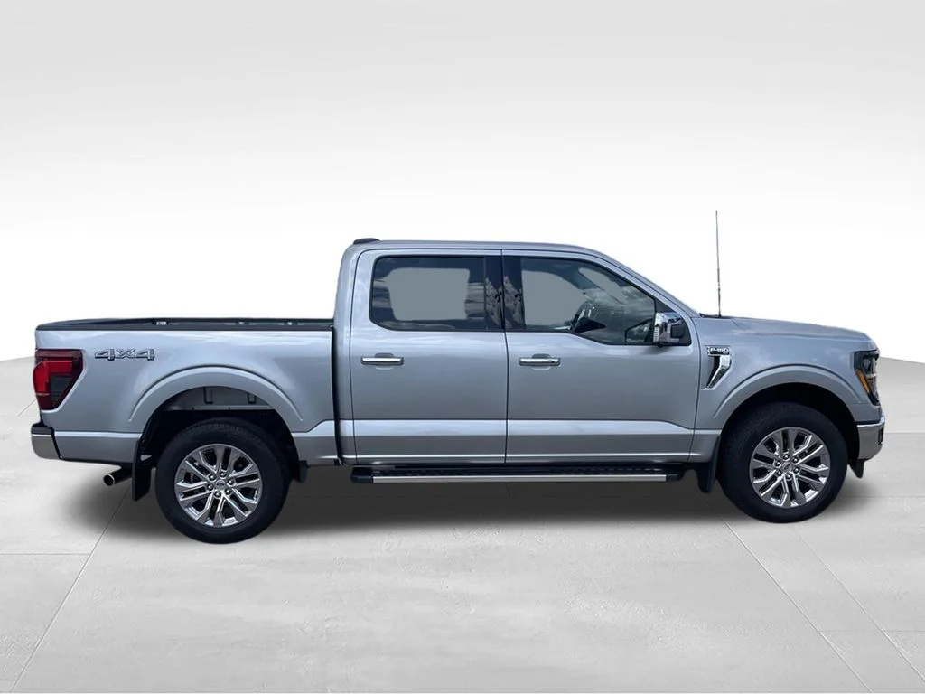 Used 2024 Silver Metallic Ford XLT image 31