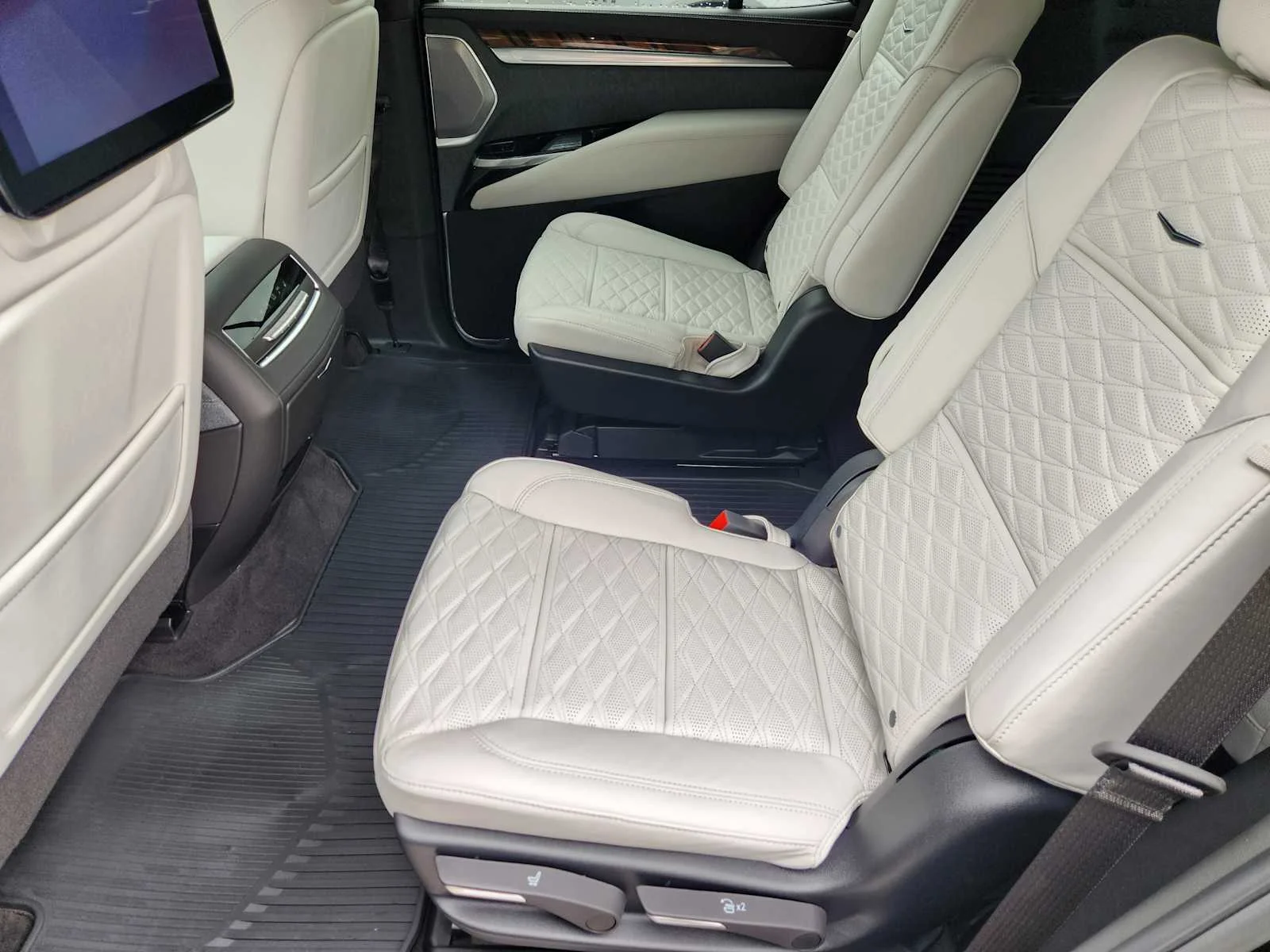 2026 Cadillac Escalade Platinum Sport - Photo 20