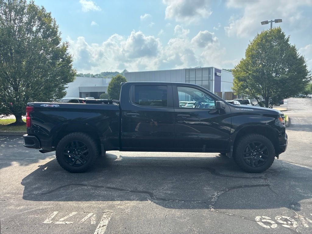 Used 2023 Black Chevrolet Custom image 6