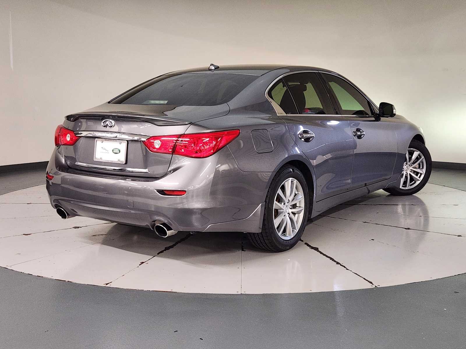 Used 2016 Graphite Shadow INFINITI 3.0t Premium image 2