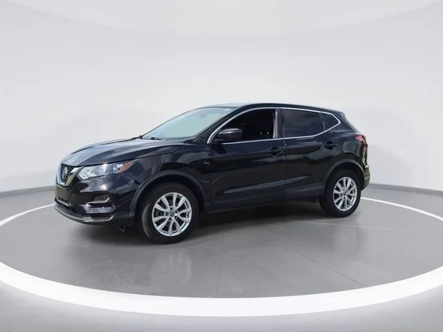 Used 2021 Black Nissan S image 4