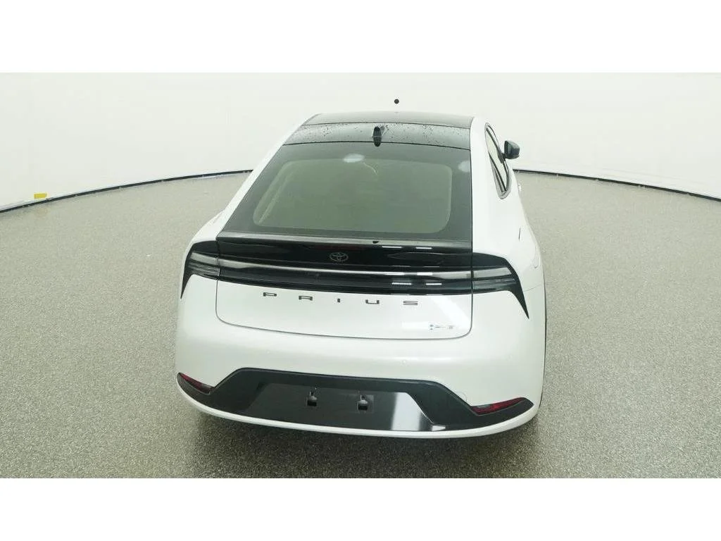 New 2026 Wind Chill Pearl Toyota XSE image 7