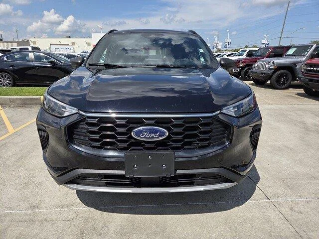 Used 2025 Agate Black Metallic Ford ST-Line image 8