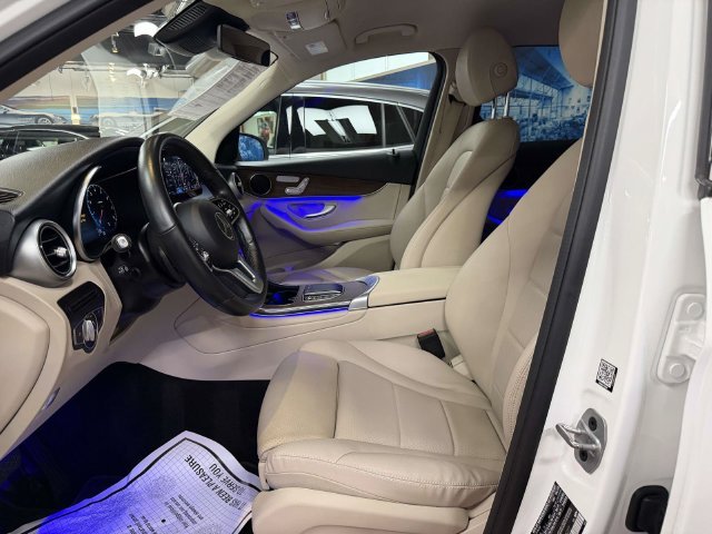 Certified Used 2022 White Mercedes-Benz GLC 300 image 18