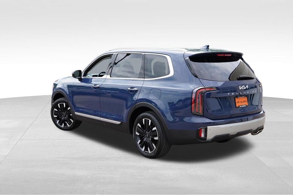 Used 2024 Midnight Lake Blue Kia SX image 7