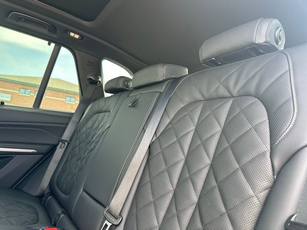 New 2026 Brooklyn Grey Metallic BMW xDrive50e image 20