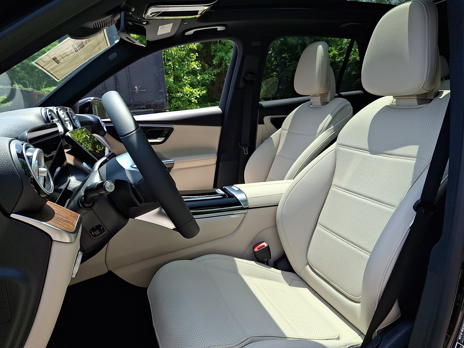 New 2026 Obsidian Black Metallic Mercedes-Benz GLC 300 image 11
