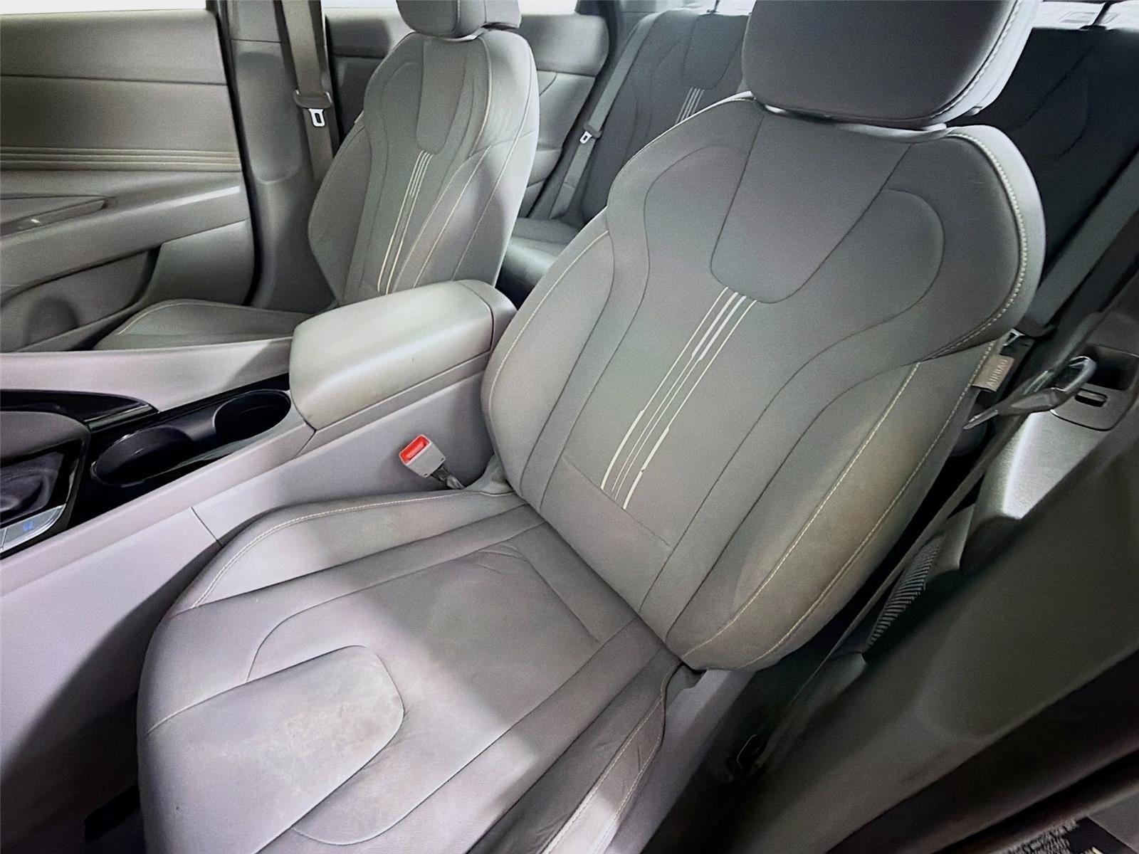 Used 2022 Electric Shadow Hyundai SEL image 11
