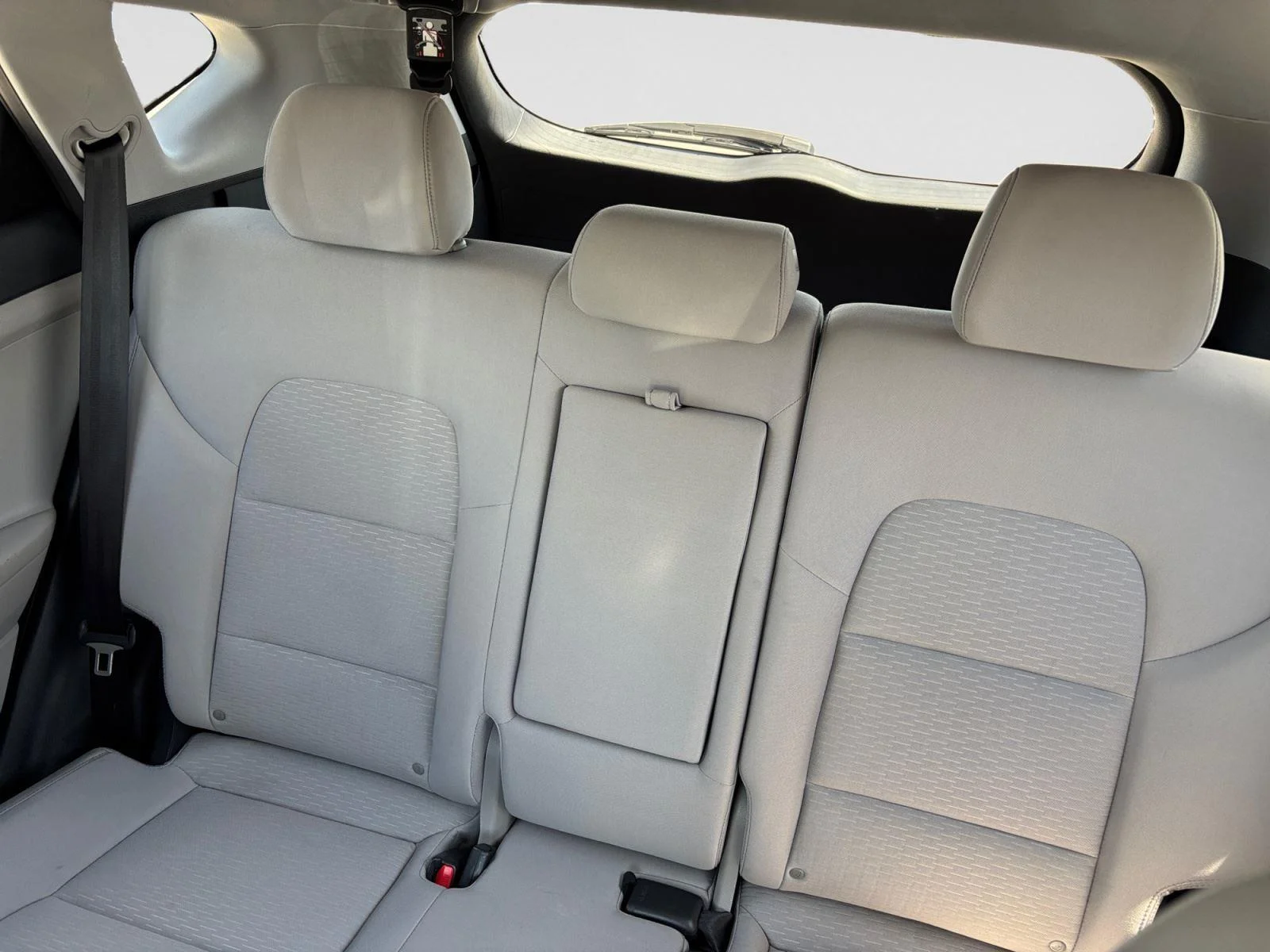 Used 2019 Dazzling White Hyundai Sport image 13